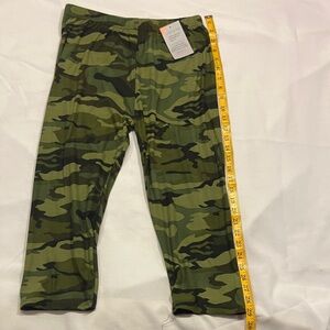 Capri Camouflage stretchy leggings
